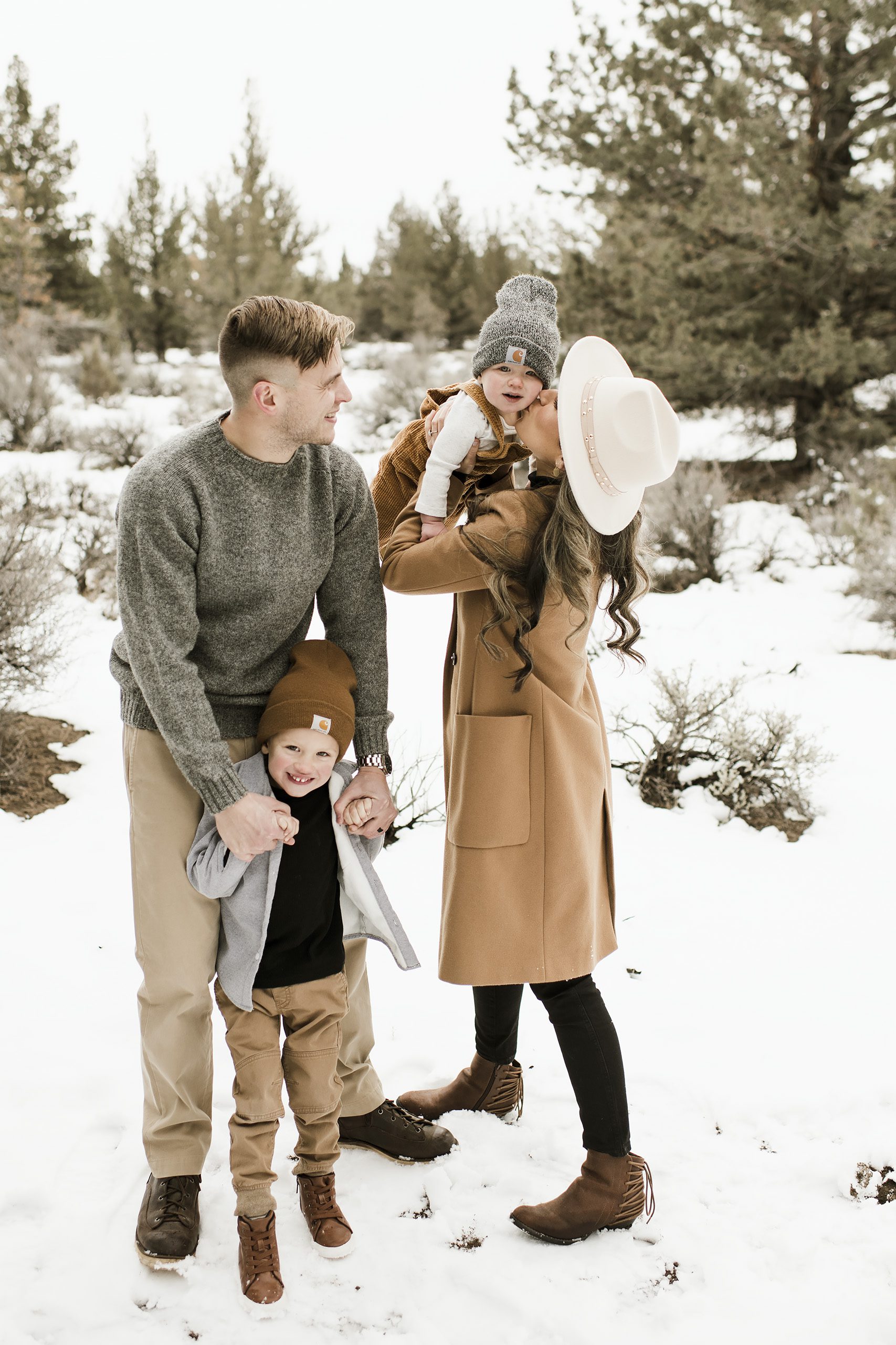 Bend Oregon winter family portraits