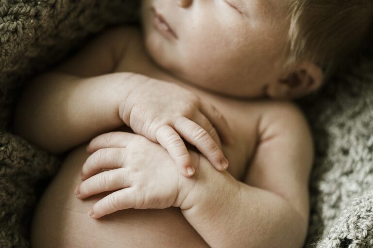 Bend Oregon lifestyle newborn photos