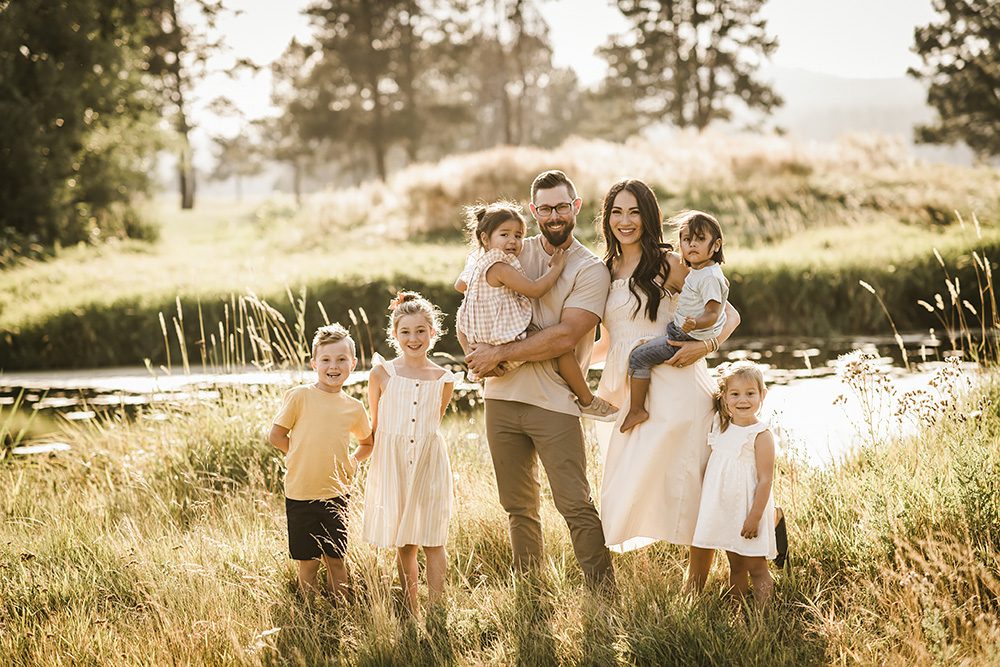 Family photos in Sunriver Resort Bend Oregon family photographer