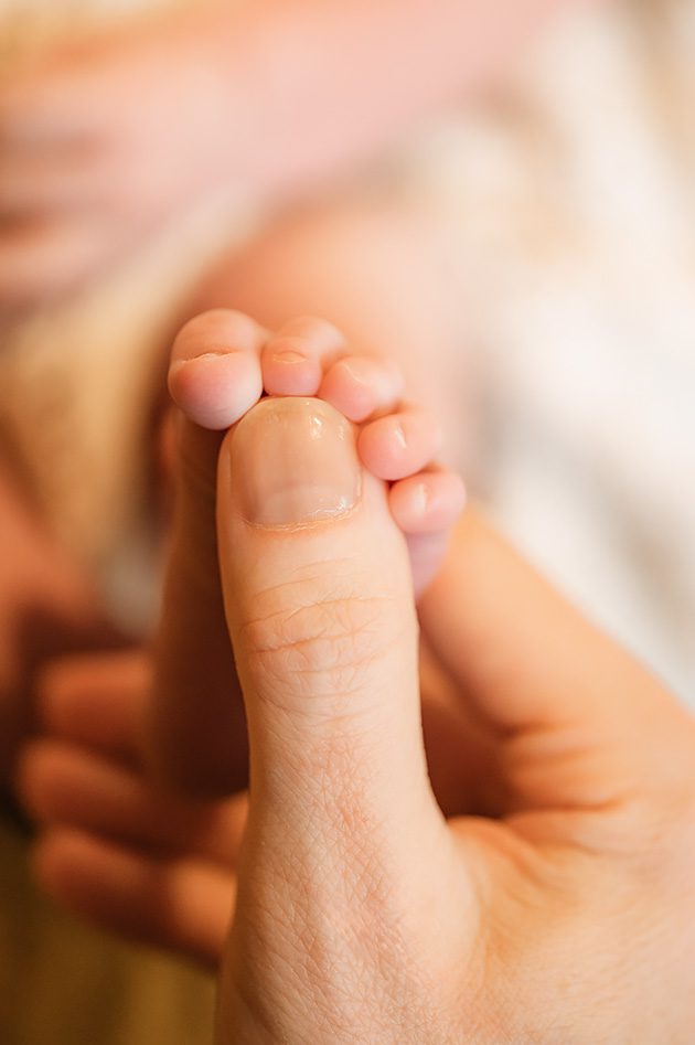 Bend Oregon lifestyle newborn photographer