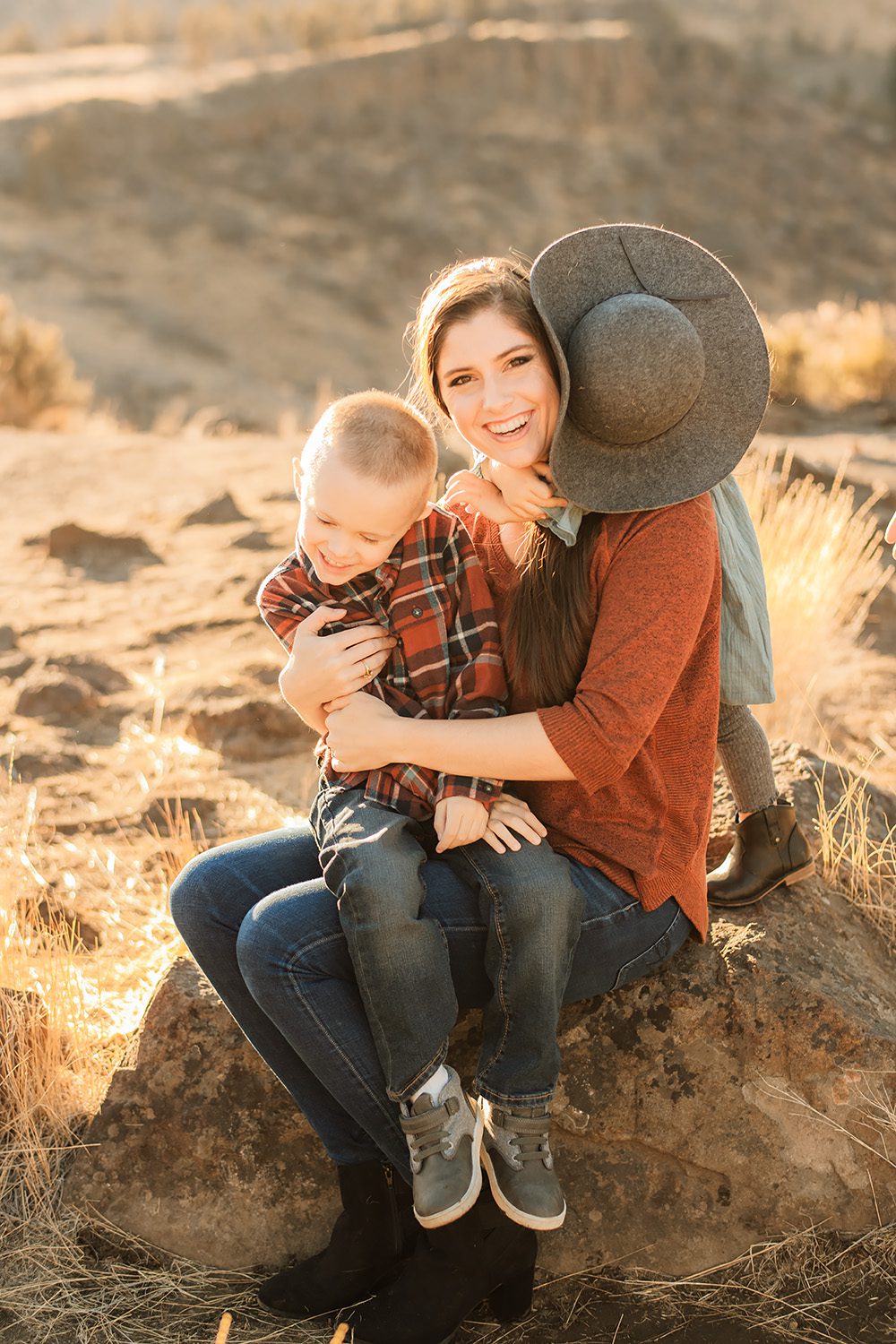 Bend family photographer smith rock family photos