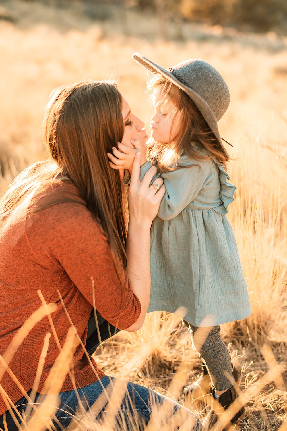 Summer family photos Smith Rock photographer