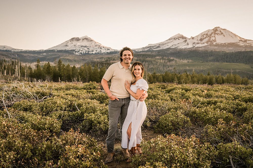 engagement photos with mountains bend oregon
