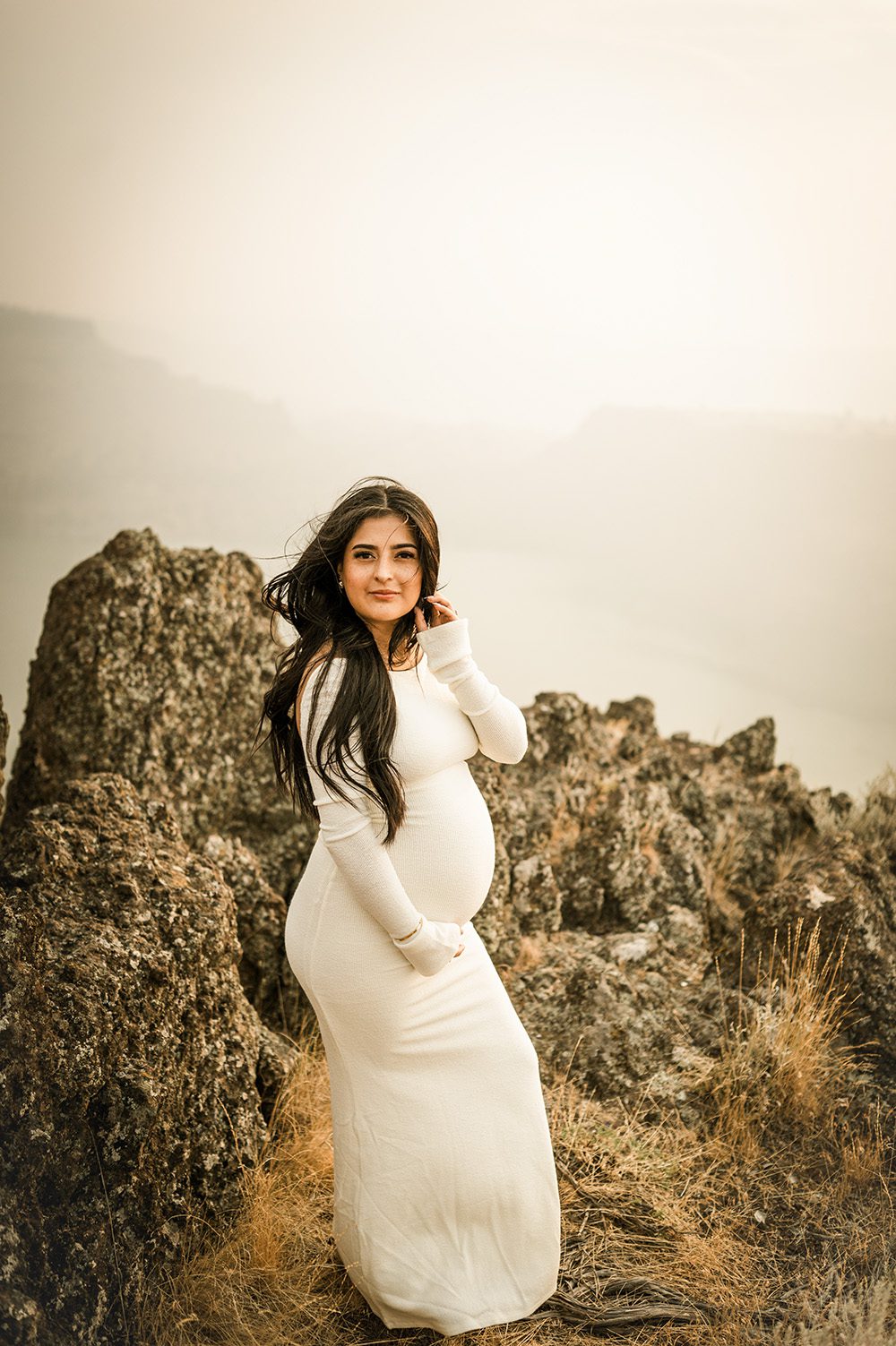 rustic maternity photos Bend Oregon